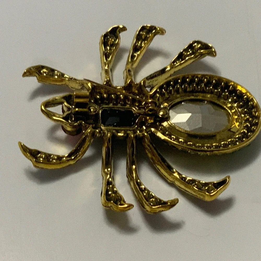 Gothic Rhinestone Spider Brooch Pin Gold Tone Pink Black Halloween Jewelry